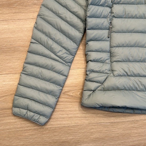 Patagonia Women's Down Sweater color thermal blue - Picture 8 of 9